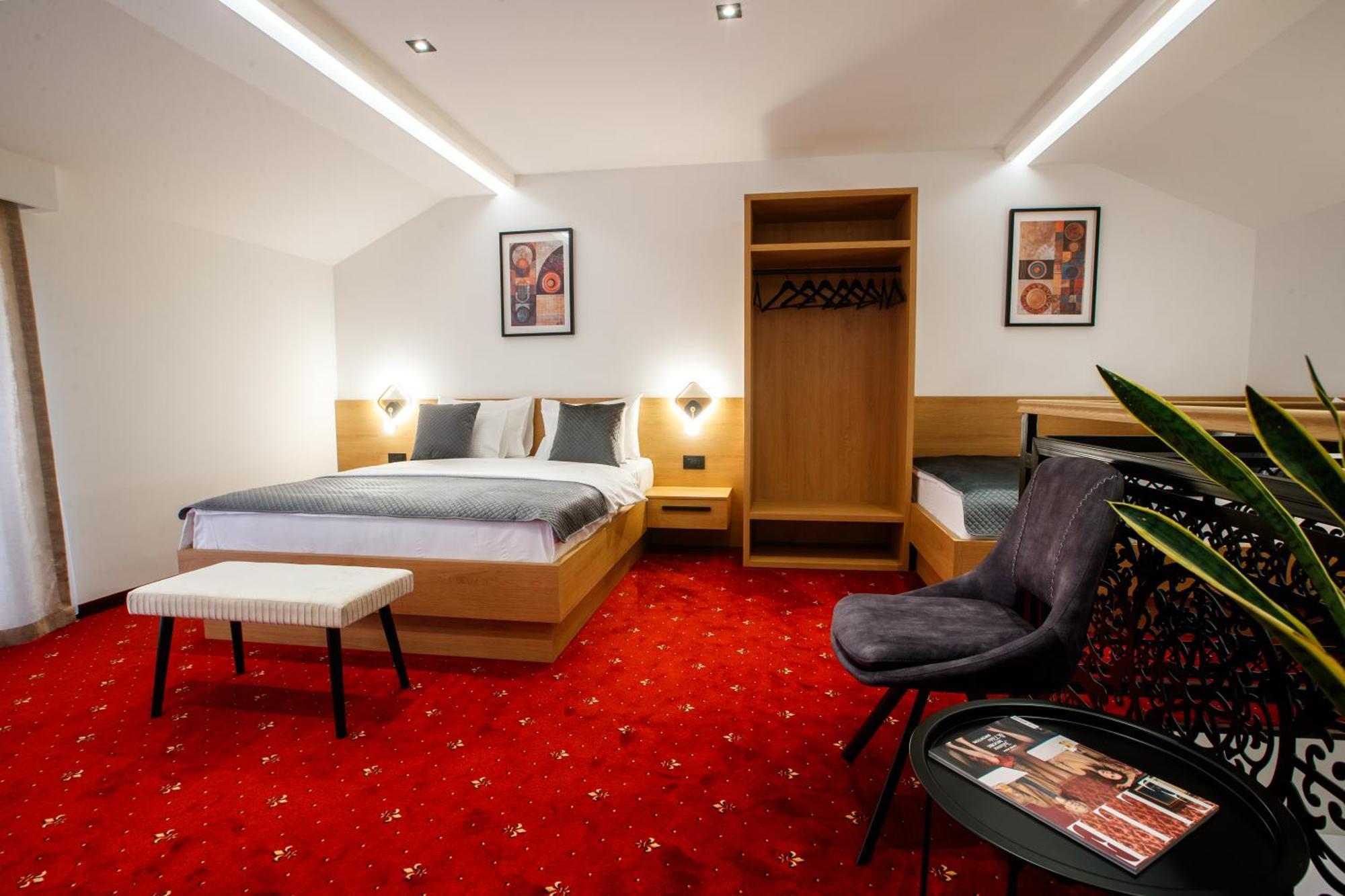 Garni Hotel Royal Crown Subotica Zewnętrze zdjęcie